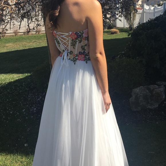 White corset prom dress with embodied floral work - Picture 2 of 8